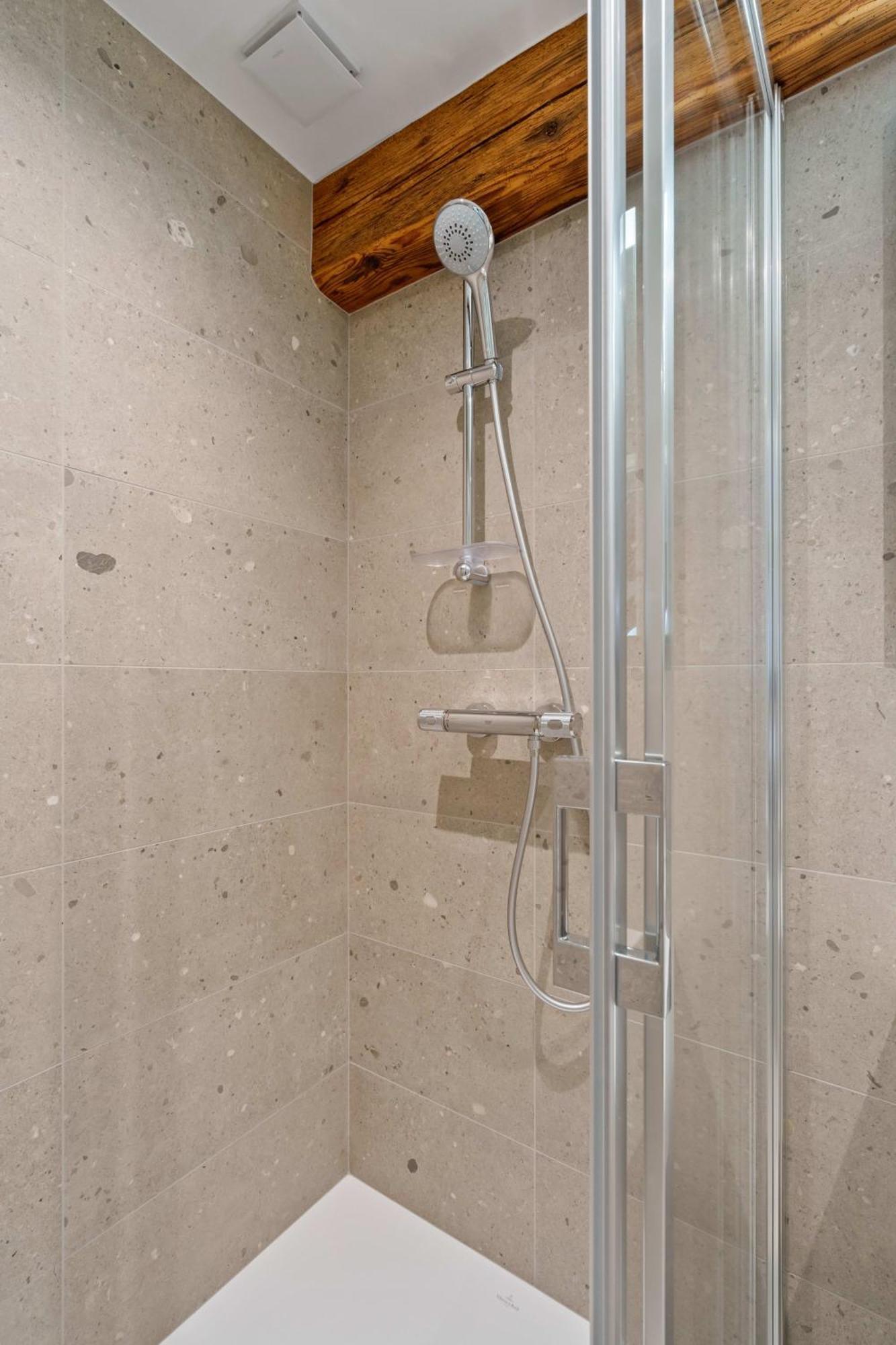 Elegant Clausen Apartment With King Bed & Wifi Luxembourg By Eksteriør billede